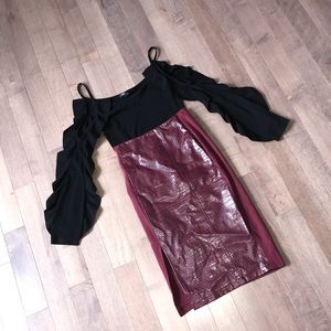 Red snack skin skirt